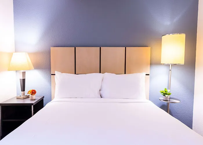Sonesta Simply Naperville 3*