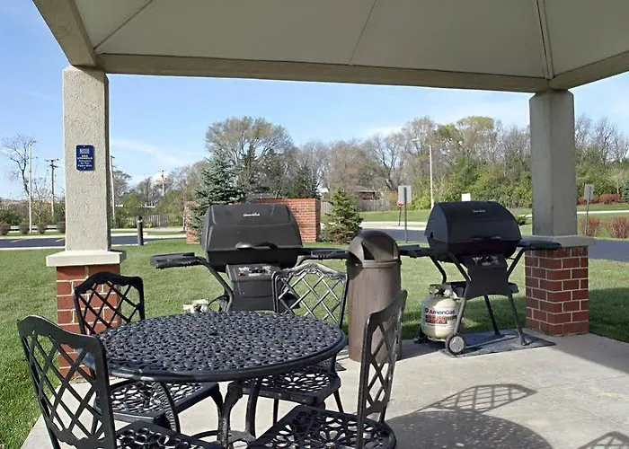Sonesta Simply Naperville Hotel